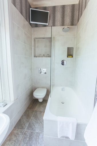 Bathroom 4, Braid Hills Hotel, Edinburgh