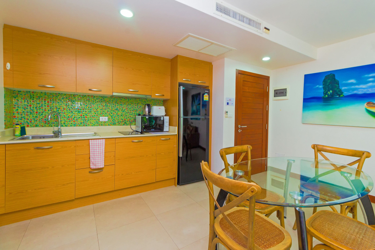 Food & Drinks 5, Karon Butterfly Residence, Phuket Island