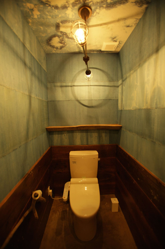 Bathroom 5, KAMP Houkan-cho Backpacker's Inn & Lounge - Hostel, Okayama
