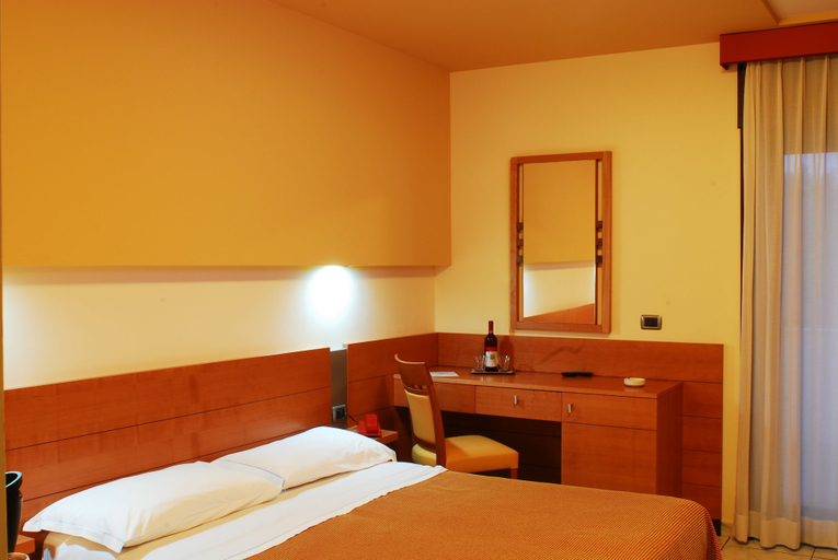 Bedroom 3, Hotel Club Astor, Lecce