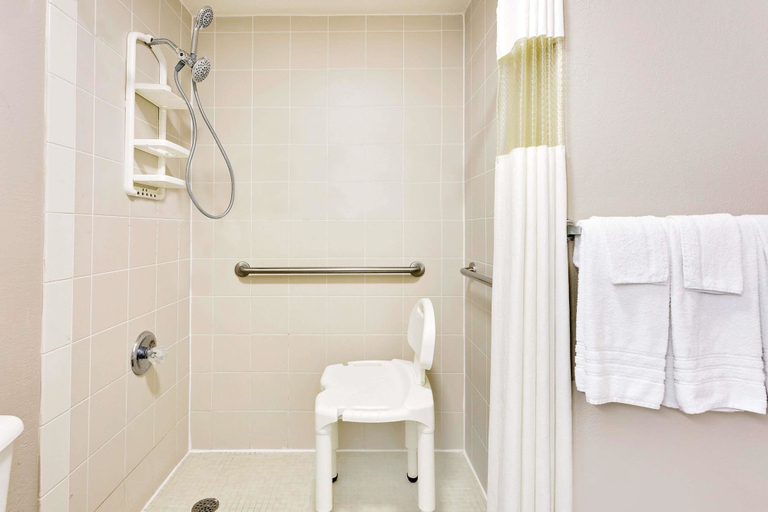 Bathroom 4, Super 8 by Wyndham Athens, McMinn