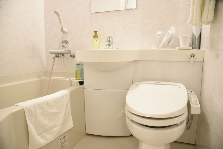 Bathroom 4, Miyazaki Daiichi Hotel, Miyazaki
