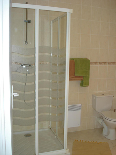 Bathroom 5, Chambres D'hotes La Chaumiere, Yonne