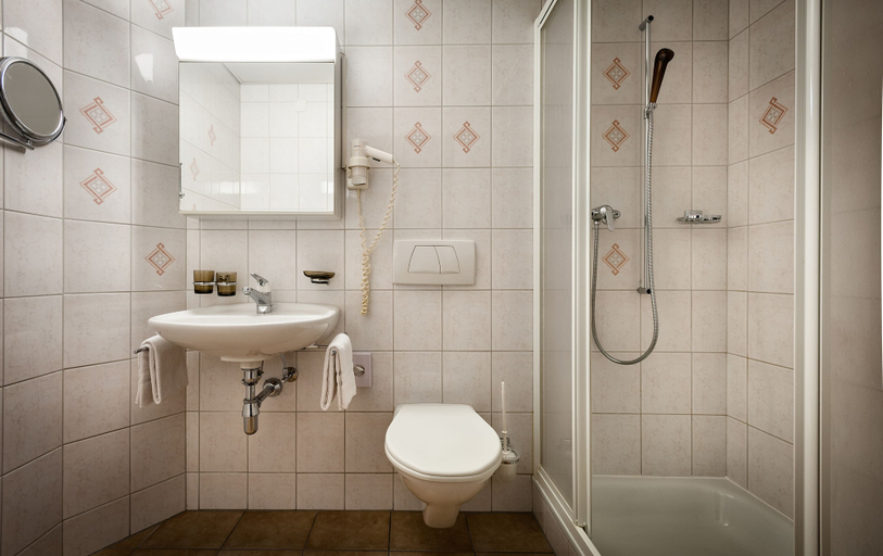 Bathroom 4, Hotel dell'Angelo, Locarno