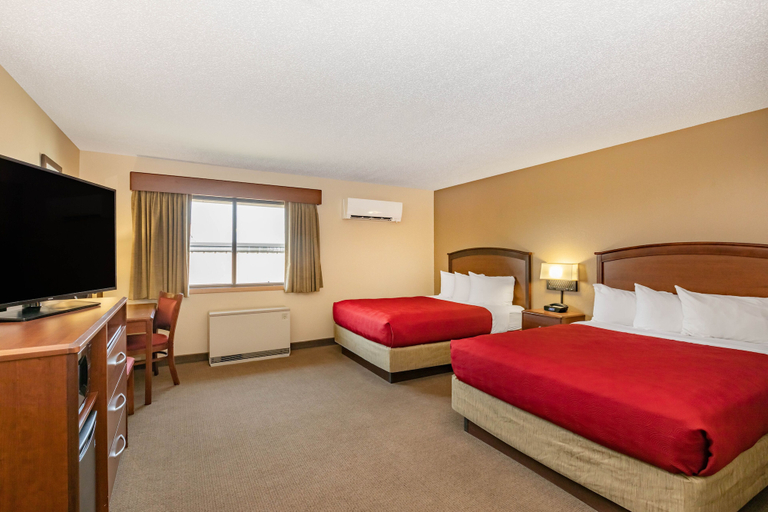 Bedroom 2, AmericInn by Wyndham Marshall, Lyon