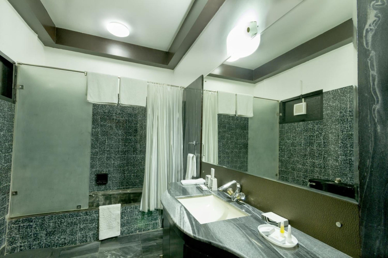 Bathroom 4, 66 Residency - A Boutique Hotel, Jaipur