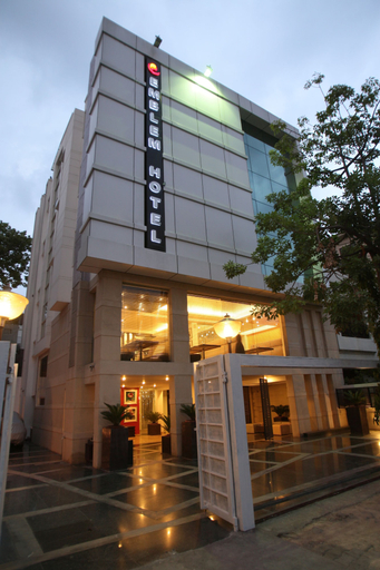 Exterior & Views 2, Emblem Hotel, New Friends Colony, Delhi