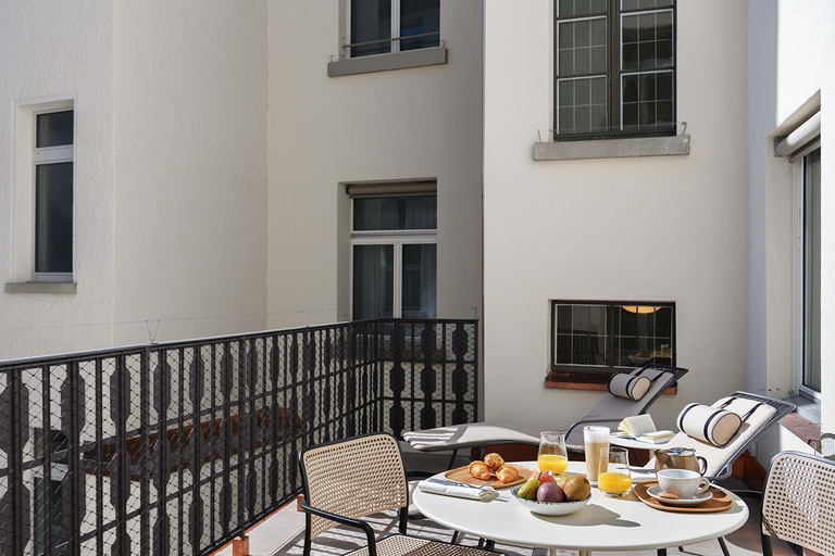 Exterior & Views 11
