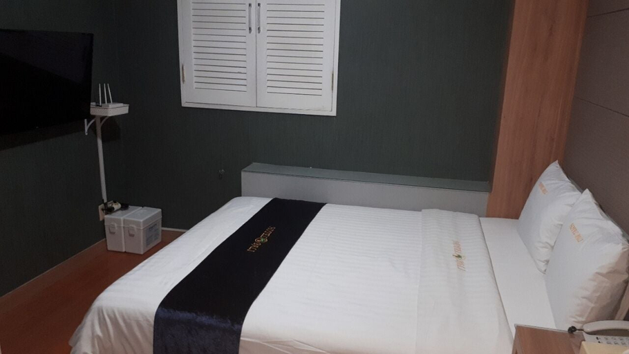 Bedroom 4, Bali Tourist Hotel, Gangdong