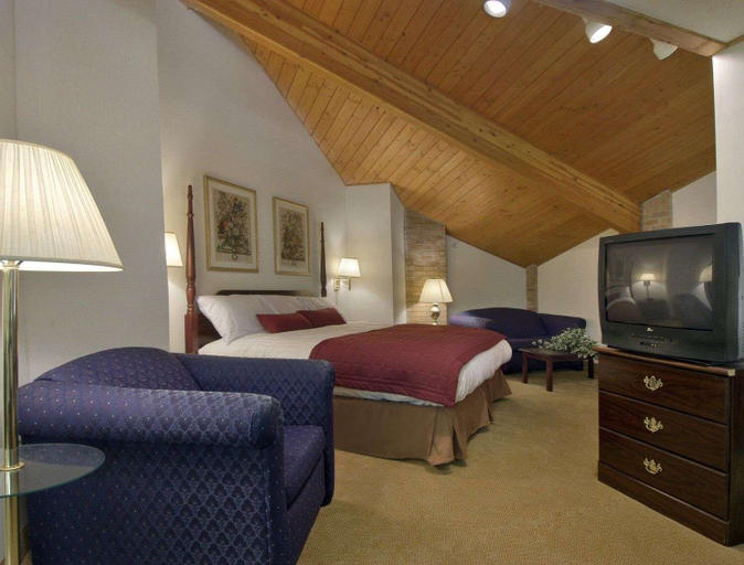 Bedroom 3, Baymont by Wyndham Whitewater, Walworth