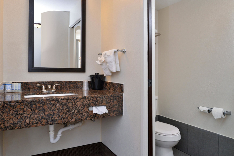 Bathroom 4, Sleep Inn Beaufort near MCAS, Beaufort