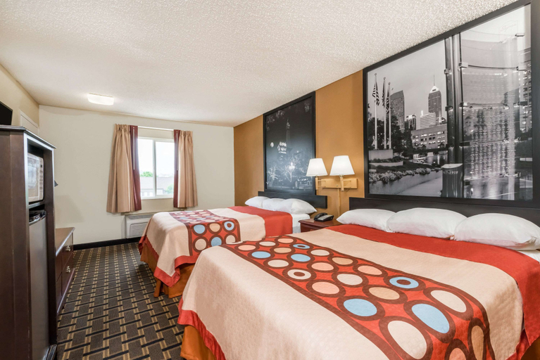 Bedroom 3, Super 8 by Wyndham Indianapolis/NE/Castleton Area, Indianapolis