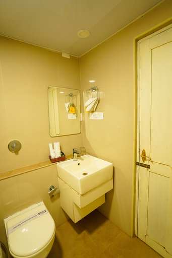 Bathroom 4, Hotel Arches, Ernakulam