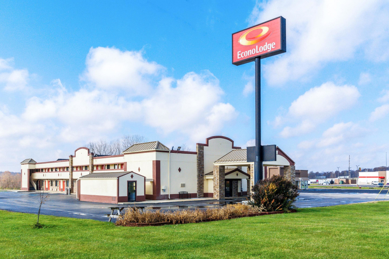 Exterior & Views 1, Econo Lodge Cloverdale, Putnam