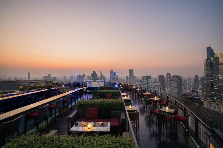 Exterior & Views 17