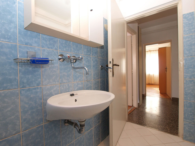 Bathroom 3, Apartment 1539, Fažana