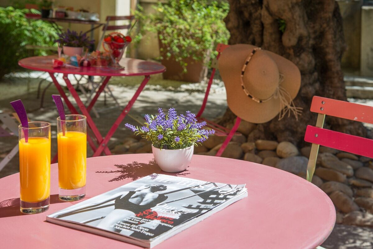 Food & Drinks 5, Hotel du Forum, Vaucluse