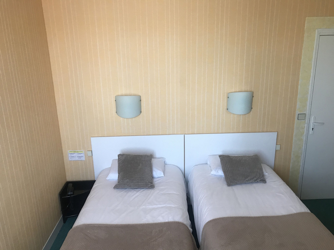 Bedroom 3, Hôtel du Phare, Calvados