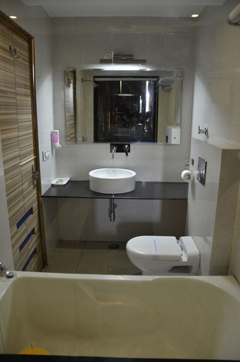 Bathroom 3, Hotel Citi Heights, Chandigarh