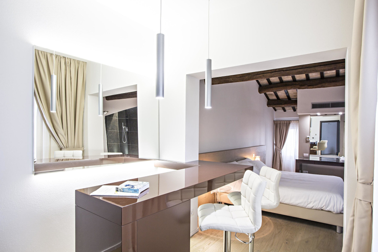 Bedroom 2, Borgoleoni 18, Ferrara