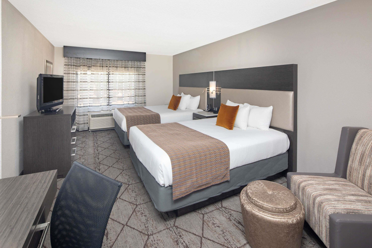 Bedroom 4, Wingate by Wyndham - Greenville-Airport, Greenville