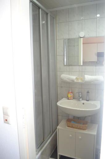 Bathroom 3, Ferienwohnung Resit 3, Region Hannover