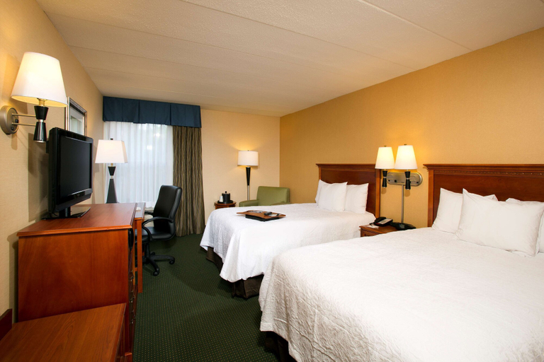Bedroom 3, Hampton Inn Alexandria/Pentagon South, Arlington