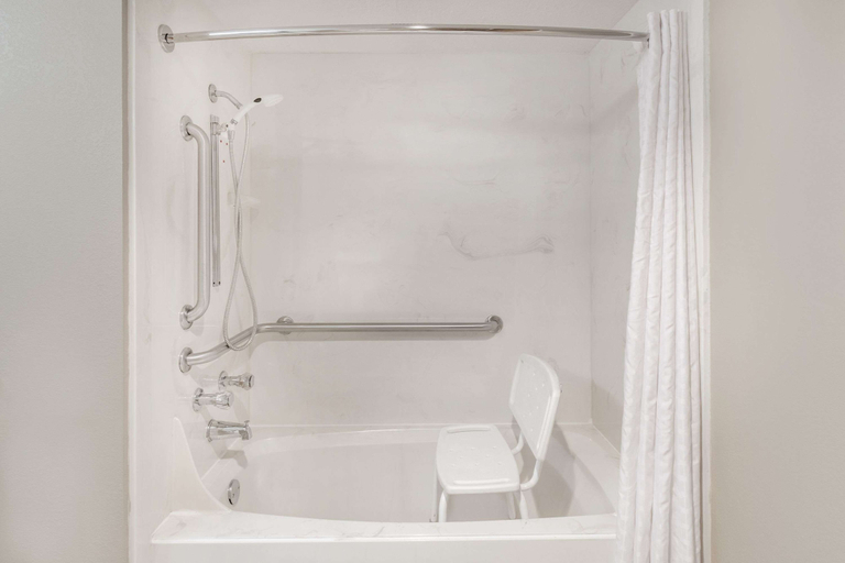 Bathroom 4, Super 8 by Wyndham Bentonville, Benton