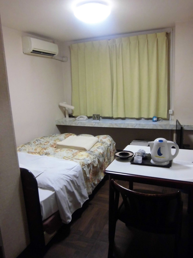 Bedroom 5, Sunshine Hotel, Shingū