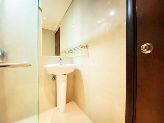 Bathroom 5, Fancy And Nice Studio At El Royale Apartment, Bandung