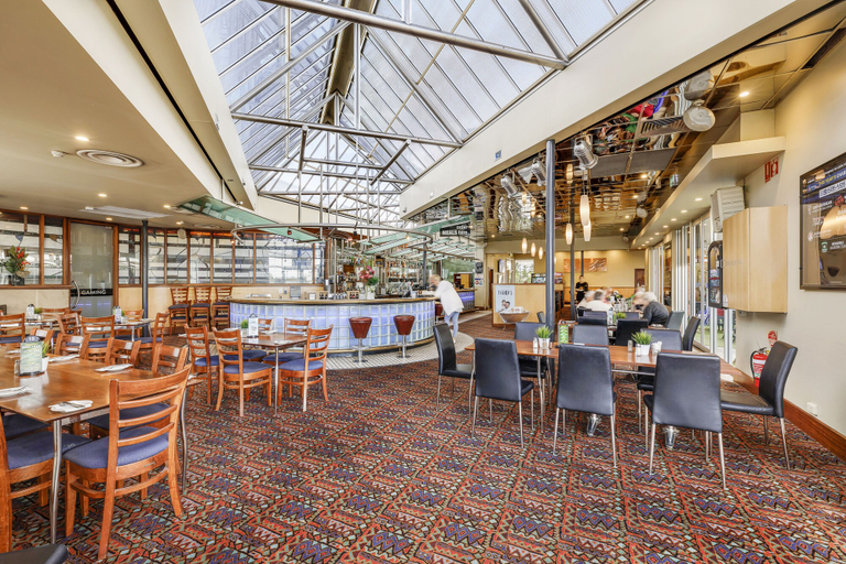 Food & Drinks 5, Nightcap at Findon Hotel, Adelaide
