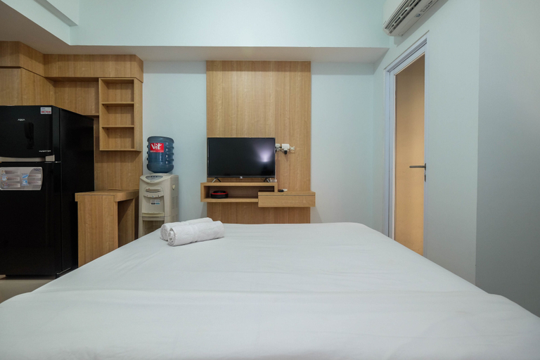 Bedroom 3, Comfy and Nice Studio Apartment at Tamansari Mahogany By Travelio, Karawang