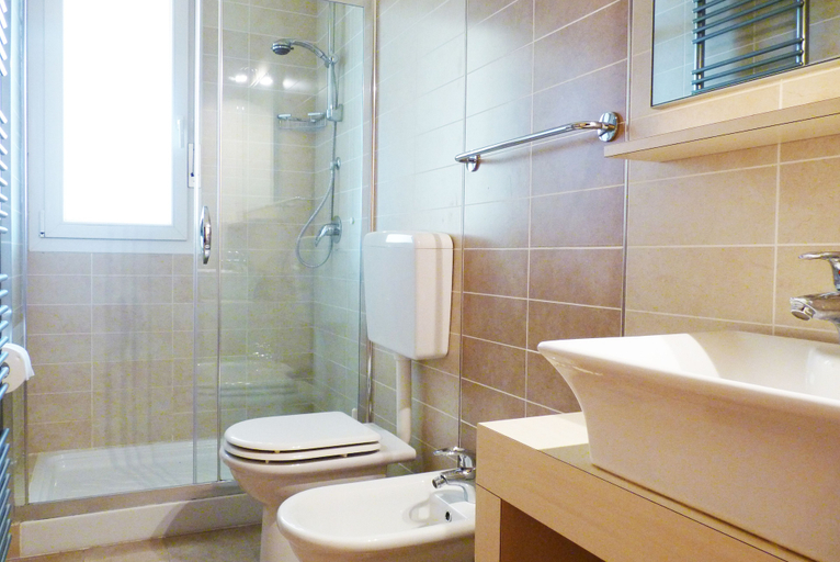 Bathroom, Residence Cleo, Ferrara