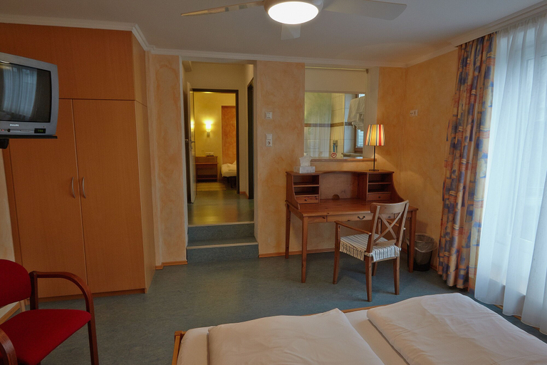 Bedroom 3, Itzlinger Hof Hotel, Salzburg