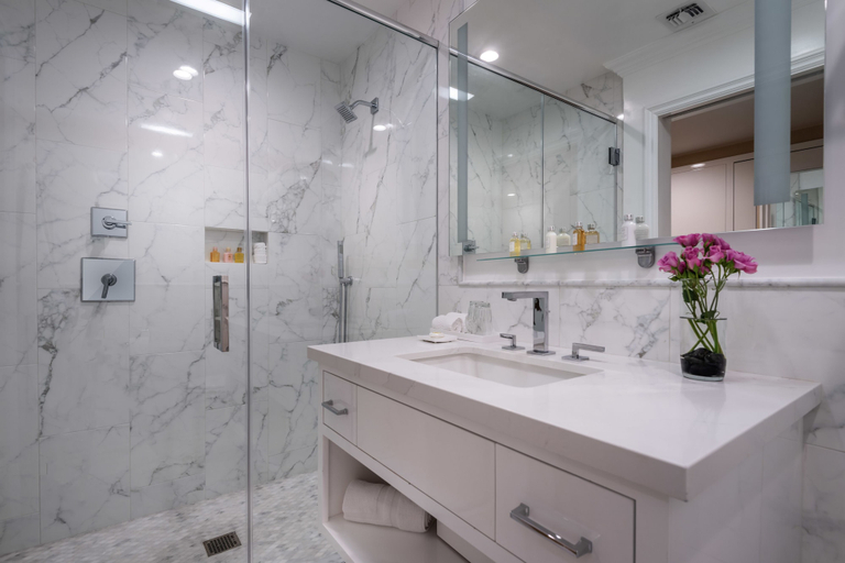 Bathroom 4, Beverly Hills Plaza, Los Angeles