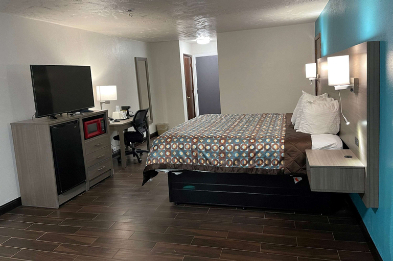 Bedroom 18