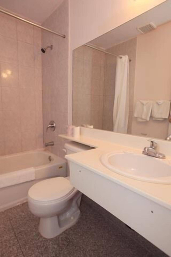 Bedroom 4, Niagara Lodge & Suites, Niagara