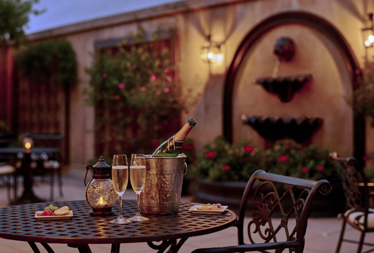Food & Drinks 5, French Quarter Inn, Charleston