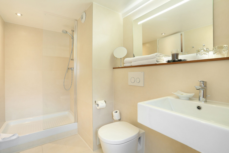 Bathroom 3, Maison Axel Opera, Paris