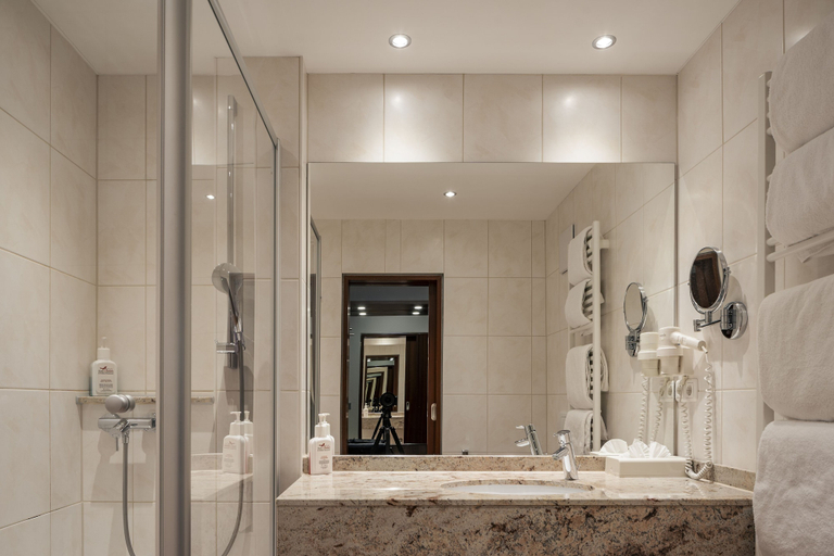 Bathroom 5, Hotel Fuchsen, Esslingen