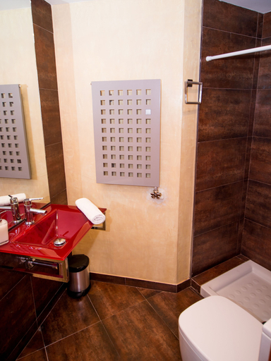 Bathroom 4, Lucasland Sitges Apartments, Barcelona