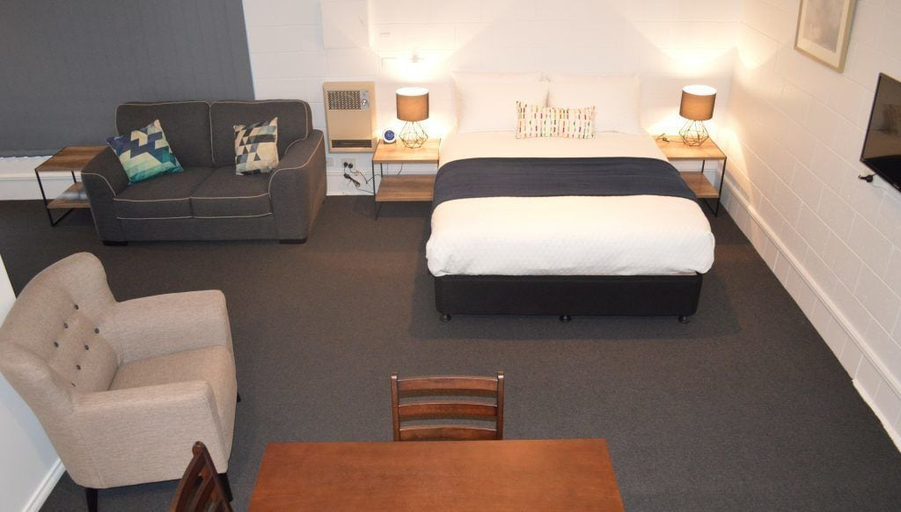 Bedroom 3, Penguin Seaside Motel, Central Coast - Pt A