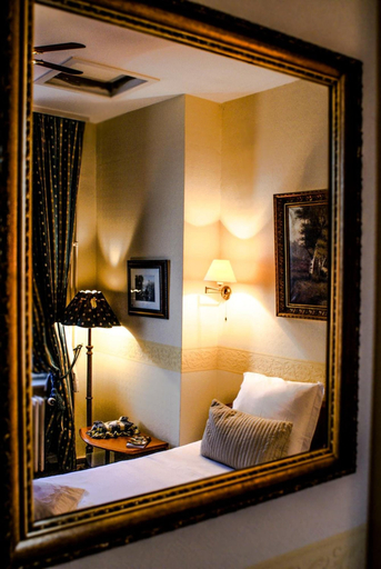 Bedroom 3, Huyze Die Maene, West-Vlaanderen