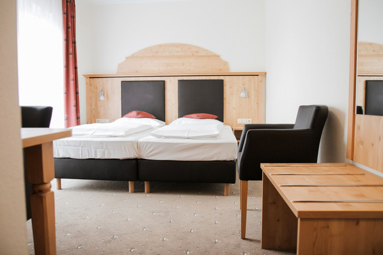 Bedroom 3, Hotel & Gasthof Wolfringmühle, Schwandorf