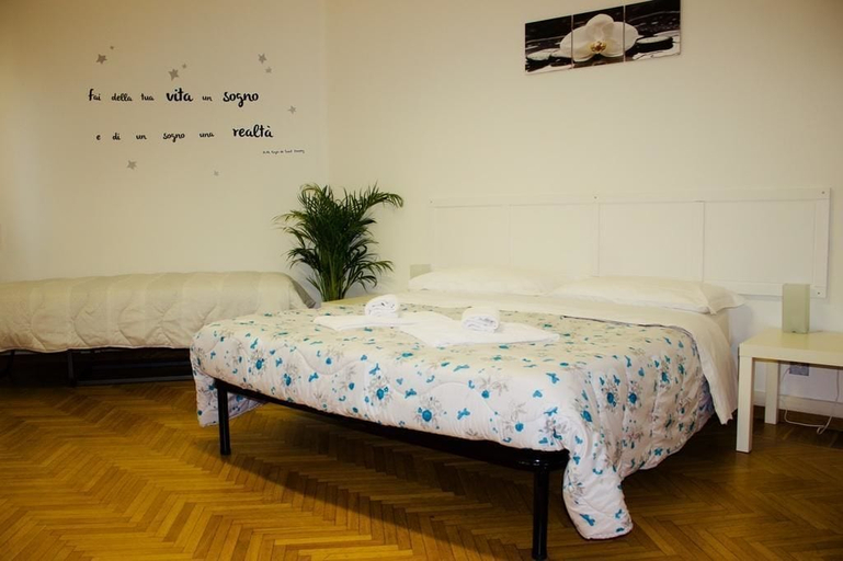 Bedroom 2, MyRoom CenterStation, Bologna