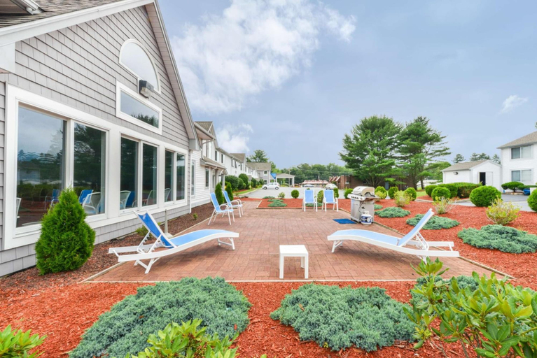 Exterior & Views 2, Inn on Storrs, Tolland