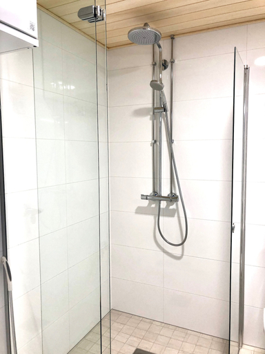Bathroom 4, City Center Tower Apartment, Pirkanmaa