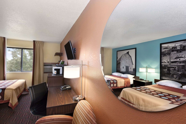 Bedroom 2, Super 8 by Wyndham Salem, Marion