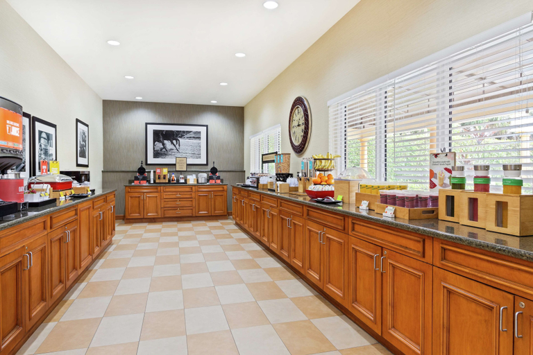 Food & Drinks 5, Hampton Inn West Palm Beach-Lake Worth-Turnpike, Palm Beach