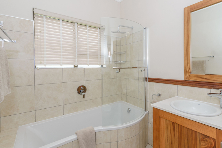Bathroom 4, The Kingdom Resort, Bojanala